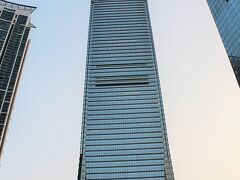 香港で1番高いビルが、この環球貿易廣場ことICCビル♪
elements以外にも、リッツ・カールトン香港や、展望台Sky100などがあって、香港を象徴する高層ビルディング☆