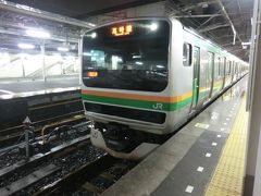 高崎線の普通列車‥
毎度おなじみ、E231系です。
では、乗りましょう。

② 普通821M.高崎行
上野.5:13→高崎.6:55(101.4km/乗1:42) 
乗車車両→クハE231-8527