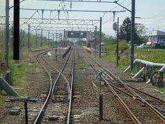 大釈迦駅。
左側の側線に入る。