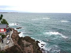 海津見神社
通称「桂浜の竜宮様、竜王宮」と親しまれ、海上安全、海中安全、恋愛の成就の神様として信仰されているそうです。