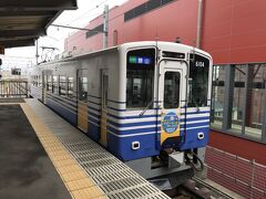 7時50分発のJAL183便で小松空港へ。そこから９時５分発の空港バス（1250円）で福井駅まで。福井からは、えちぜん鉄道。ただ、次の列車だと永平寺口での接続が良くない。直行バスも微妙な時間だったので、気になっていたえちぜん鉄道の終点からアクセスできる白山平泉寺に向かうことに