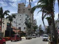 ユーグレナモールを目指して。
市役所横の第二駐車場に車を止めました。