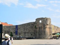 ブドヴァの旧市街を囲む城壁。