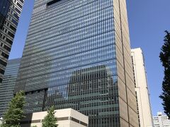 東京・大手町『アマン東京』の外観の写真。

『大手町タワー』の33階から38階部分にホテル『アマン東京』が
あります。

地下1階,地下2階に商業施設「OOTEMORI（オーテモリ）」があり、
地下鉄直結ですが、外観を撮るために地上にいます。

＜アクセス＞
地下鉄東京メトロ 東西線・丸ノ内線・千代田線・半蔵門線、都営三田線
「大手町」駅直結 東西線中央改札前

https://www.aman.com/ja-jp/resorts/aman-tokyo