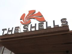 THE SHELLS リゾート。
結構山の中から入ったので海が見えるかどうか不安であったが、見えました。