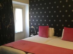 ホテルはバス停から5分ほどのはずでしたが、ちょっと間違えて遠回りしてしまいました。