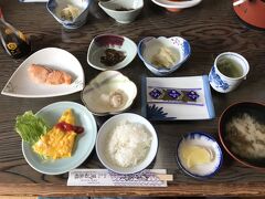 7時、朝食をいただきます。