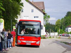 【フュッセン観光 DAY2】
この日は朝一番でノイシュヴァンシュタイン城へ向かいます。
フュッセン駅からは73番のバスでホーエンシュヴァンガウ下車。