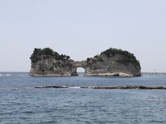 も1つ観光で、「円月島」 
円月島に沈む夕陽は「日本の夕陽100選」にも選ばれたらしいです。
海と温泉が楽しめる南紀白浜はまた来たい！
また、来るね～。で、和歌山を去ります