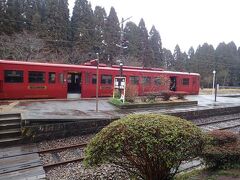 大畑（おこば）駅に着きました。５分間停車。