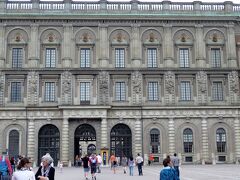 　王宮。ここは明日の見学コースに入ってる。