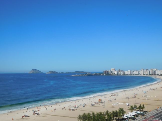 日当たりが強くなって、海が美しくなってきましたね。海水浴客が徐々に増えてきています。