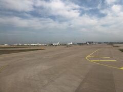 北京首都国際空港にランディング。
北京の空模様としてはベストと言えるくらいPM2.5感の無い良い天気。