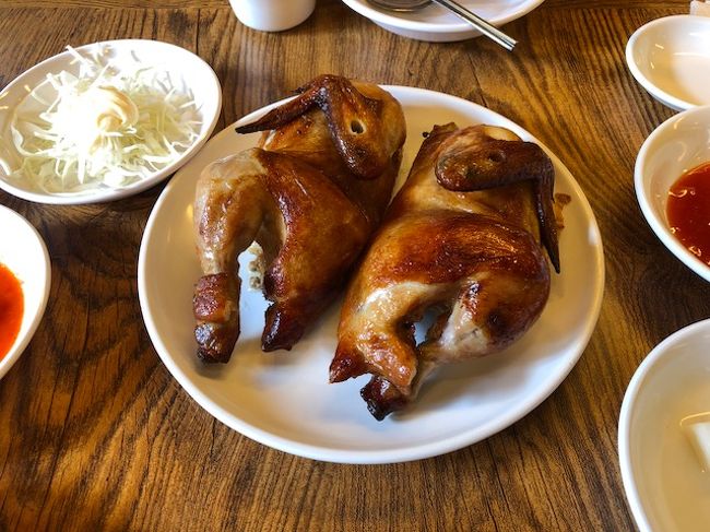 チキンのグリルもお勧めです。お目目がくりぬかれています。