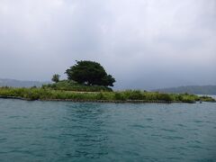 拉魯島（ラルー島）をまわり 対岸を目指していくと