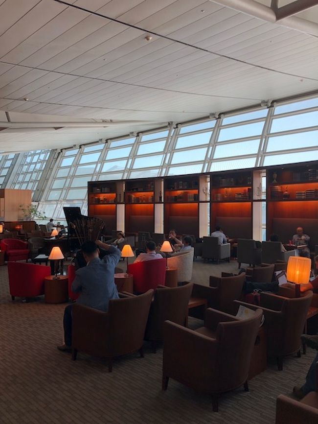 6002のバスも午後はガラガラ。<br />50分で仁川空港に到着しました。<br />PPでアシアナラウンジへ。<br />アシアナラウンジはPP利用の場合、アシアナ航空利用時しか使用できないと改悪された模様です。<br /><br />でもってエアバス321のLCC同様機材で無事に成田に到着しました。<br />減便に機材の縮小にエアソウルの就航。<br />アシアナ本家の選択肢は更に微妙です。