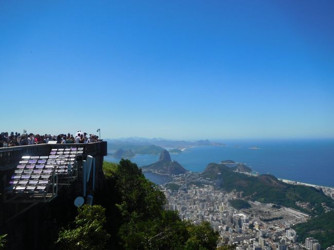 少し人が少ない位置からポン・ジ・アスーカル方面を撮影します。