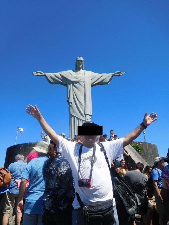 皆両手を広げて撮影しているので自分も。