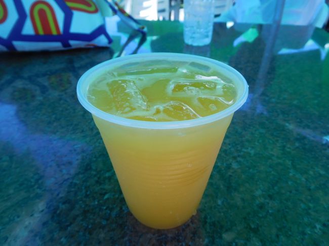 土産屋に寄って、お茶するところがあったので少し休憩します。