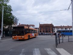ローマ広場に到着。バスは、というか自動車がここまで。
