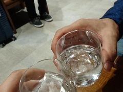 那覇空港到着。ラウンジでpiikoiさんと乾杯！！
この時は、まだサクララウンジです。