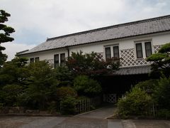 香蘭社の敷地内の土蔵造り。