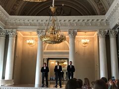 殺害場所である地下室を見学したかったけれど、曜日と時間に指定があったので、今回は残念ながらパス。

宮殿自体は・・・エルミタージュを見ちゃったからなー・・・という気分でした。
ストロガノフ宮殿のほうが好きかもです。
観光客も少なくて、サクサク見て回りました。

途中のホールでたまたまやっていたコンサートに遭遇。
素敵な声で楽しかったー！これはラッキーでした。