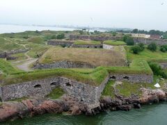 　ヘルシンキ入港直前に世界遺産スオメンリンナの横を航行した。