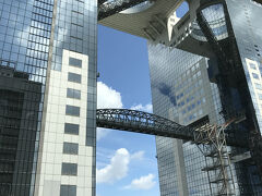 すぐそばに空中庭園があったので、
行ってみることに！
遠くまで見渡せるところって好きー！
タイのルーフトップバーも行ってみたいな♪