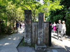 大満足で特別展を楽しんだ後は、鎌倉まで足を延ばしてきました。
アジサイの季節なので明月院へ。