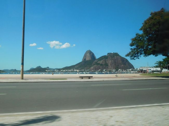 コルコバードの丘を後にして、ポン・ジ・アスーカにタクシーで移動します。