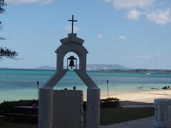 美味しい朝食を食べた後は、ホテルの
目の前に広がる海を見に
チャペルもあって中々良い景色です