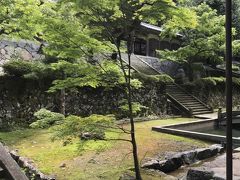 僧堂から法堂を望みます。