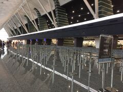 予定より10分早く、17時30分に桃園国際空港第1ターミナルへ到着です。

イミグレーションはガラガラでした！良かった～

入国審査を終えて両替を済ませたら、ポケットWi-Fiをレンタルしに行きます。

さくさくいきますよ～♬