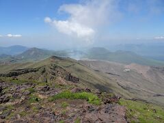 高岳から中岳方面の景色