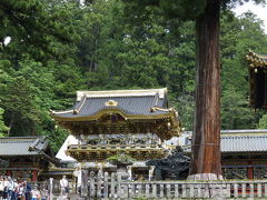 東照宮陽明門お目見えです。