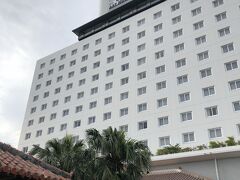 石垣に戻ってきて少しホテルで休憩。

温泉ではないが大浴場もあり。
プールもあって子連れにはいいですね

駐車場は無料。