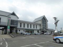 新幹線で、かみのやま温泉駅に到着しました。