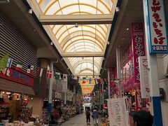 石垣島の商店街

ユーグレナガーデン

いつもお土産は空港で買うのですが（航空系カードあると割引あるので）
石垣島の空港はANAもJALもお土産屋すごく小さいです。
ここで買ってしまうのをお勧めします。
