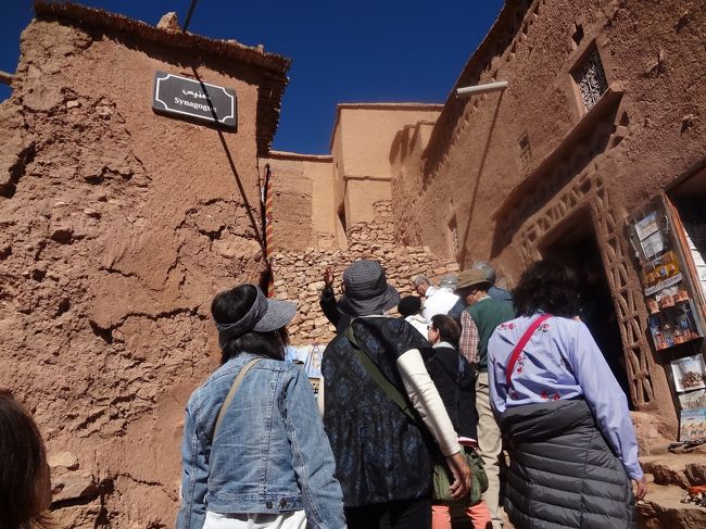 階段が先か建物が先か？<br />結構入り組んだ造りしてます。