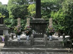 沖縄県殉職医療人之碑。