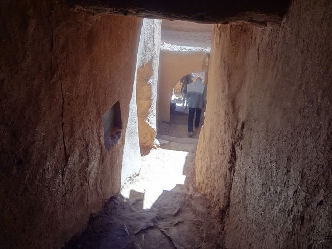 頭と足下、両方気をつけながら歩きます。