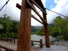 まだ人の少ない河童橋。