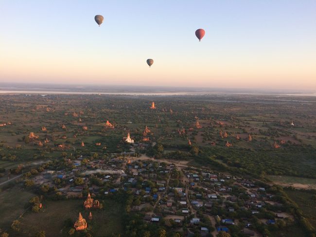ちょっと値段はハリますが<br />いってよかった気球遊覧。<br /><br />