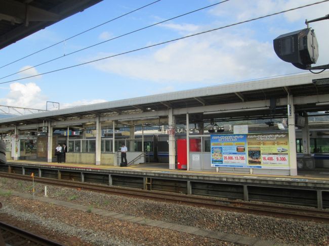 新快速乗り換え待ち