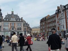 　旧市街の中心アルム広場です。