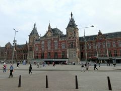 午前8時50分のアムステルダム中央駅。
これからロッテルダムへ向かいます。
