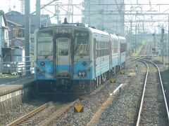 2018.06.17　八幡浜ゆき普通列車車内
伊予市で１両×３と交換。