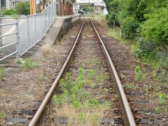 南小松島駅を通り