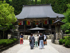 ●根本中堂＠立石寺

いきなり立石寺の本堂です。
立石寺は、天台宗のお寺です。
860年、清和天皇の勅願により、慈覚大師が開きました。